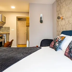 https://escapade-place-11-n2-studio-centre.inbrittany.com